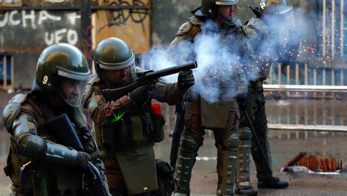 Şili'de güvenlik güçlerine protestolar sırasında havalı silah kısıtlaması