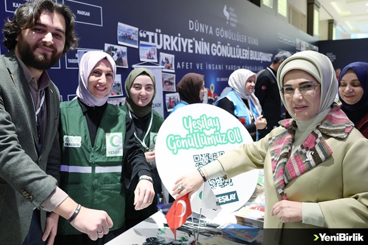 Emine Erdoğan, afet ve insani yardım gönüllüleriyle buluştu