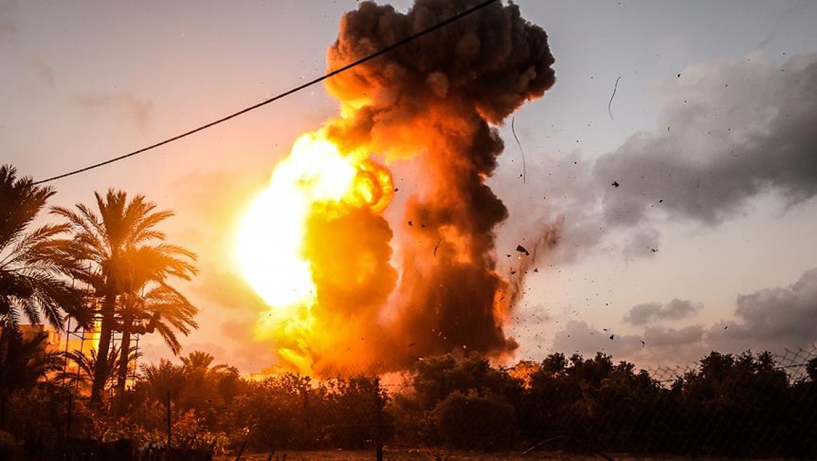 İsrail Gazze'ye Saldırı Başlattı