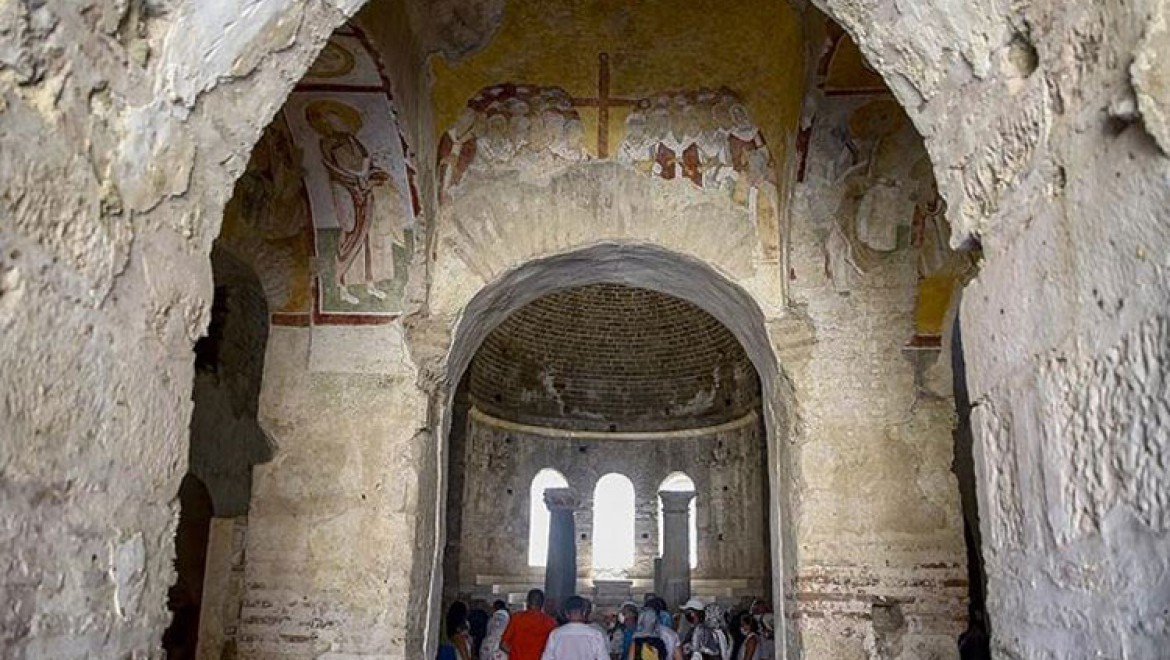 Aziz Nikolas Kilise ve Müzesi'nde ayin düzenlendi