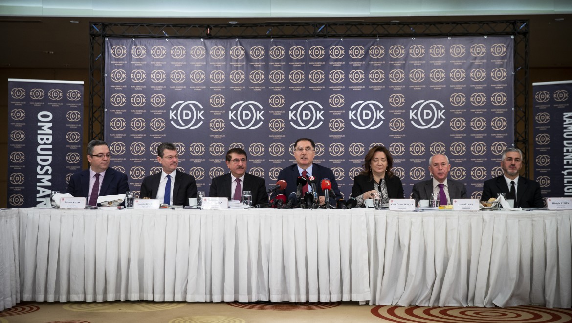 Kamu Başdenetçisi Malkoç: "Kamu görevlileri vatandaşa güler yüzlü davranmak zorunda"