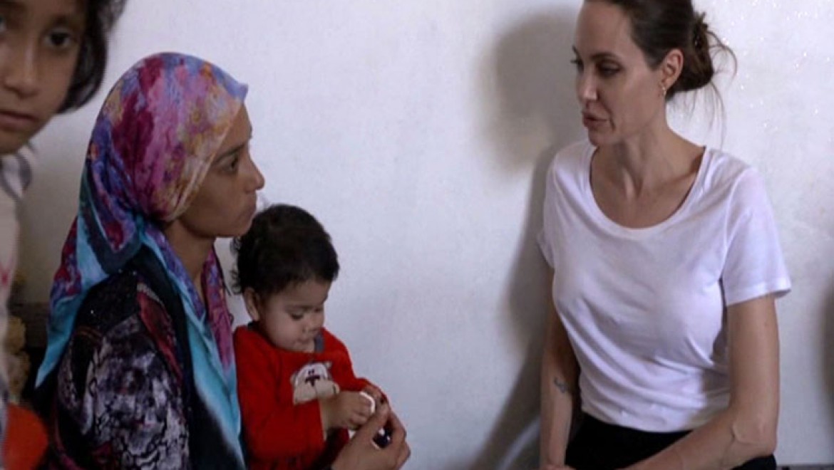 Angelina Jolie'den Domiz Mülteci Kampına Ziyaret