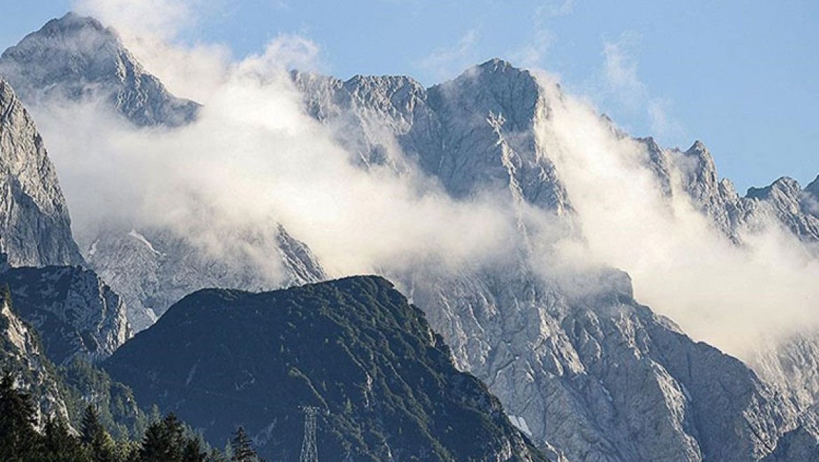 İtalyan Alplerinde buz kütlesinin çökmesi sonucu en az 6 kişi öldü