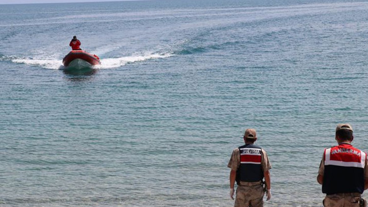 Van Gölü'nde teknenin batması sonucu kaybolan 3 kişinin daha cesedi bulundu