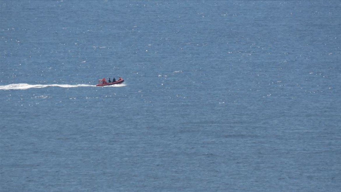 Yunanistan'a kaçarken tekneleri batan 3 FETÖ şüphelisi ile 2 çocuk kurtarıldı