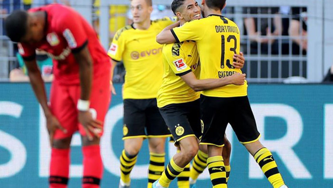 Borussia Dortmund Bayer Leverkusen'i 4 golle geçti