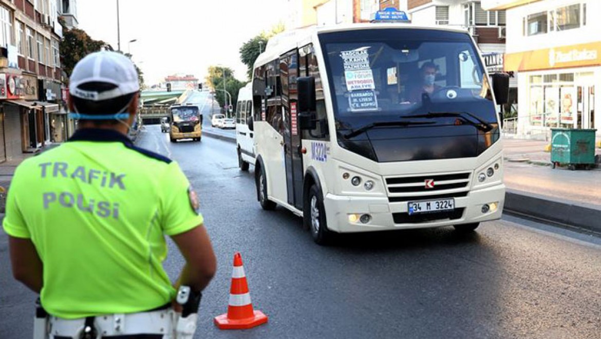 İstanbul'da Kovid-19 tedbirlerine ilişkin yeni toplu ulaşım kurallarına uyuluyor