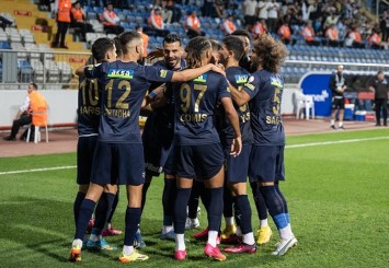 Kasımpaşa, sahasında Adana Demirspor'u 2-1 yendi