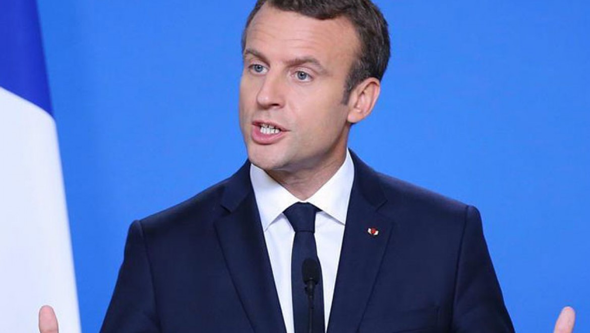 Macron tartışmalı Çalışma Yasası Reformu'nu onayladı
