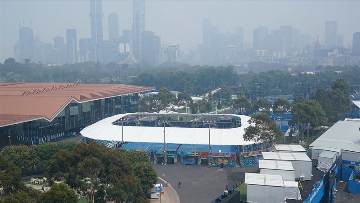 Hava kirliliği Avustralya Açık Tenis Turnuvası'nı ilk günden etkiledi