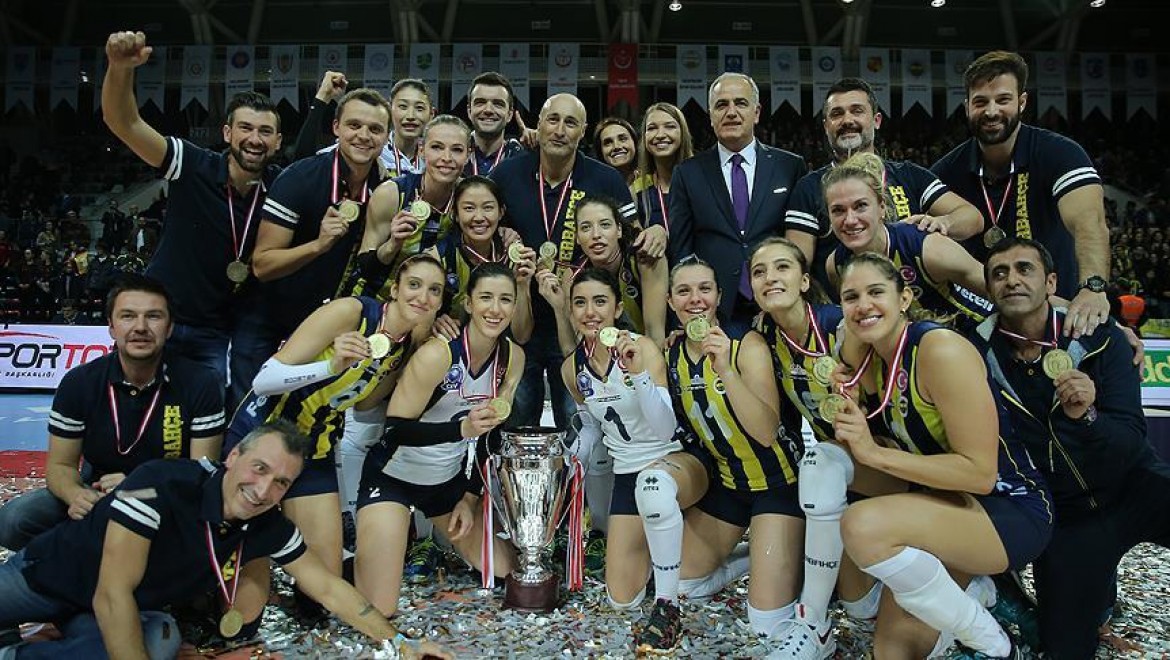 Fenerbahçe Kupa Voley'de şampiyon oldu