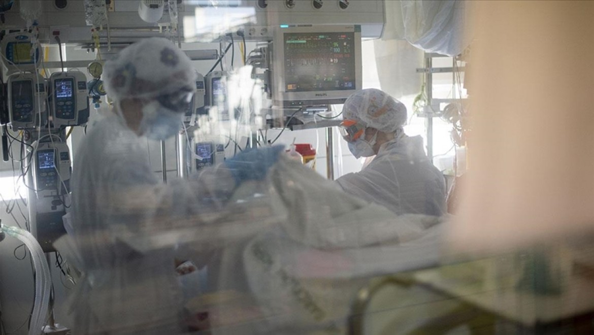 İspanya'da Kovid-19 nedeniyle hastanelerdeki yoğunluk artıyor