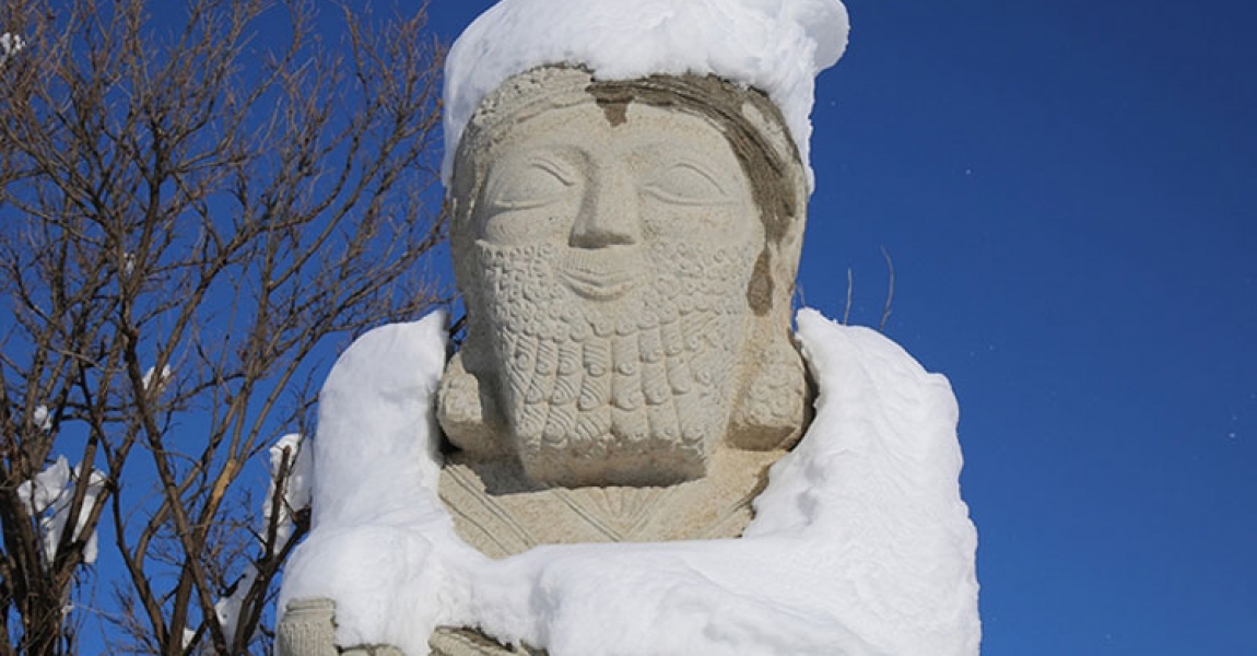 Arslantepe Höyüğü'ndeki kral Tarhunza'ya kardan pelerin