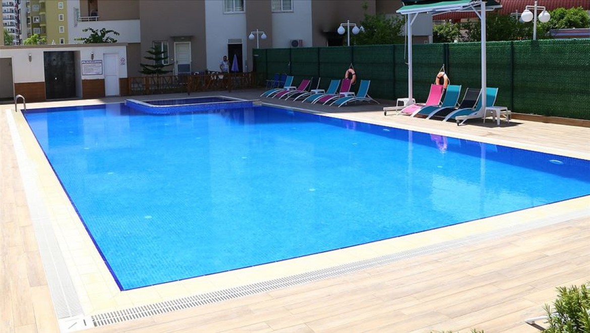Sağlık Bakanlığından sitelerdeki yüzme havuzları için Kovid-19 tedbirleri