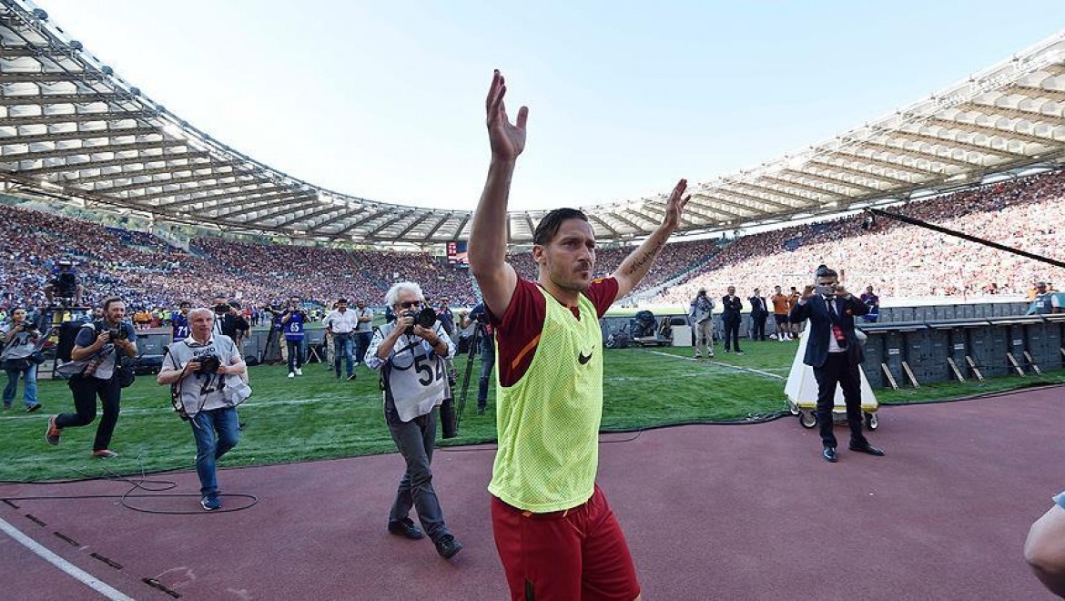 Totti kariyerini sonlandırdı