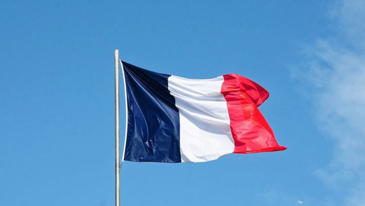 Paris'te başörtülü 2 kadına yönelik saldırıyla ilgili 2 kişi gözaltına alındı