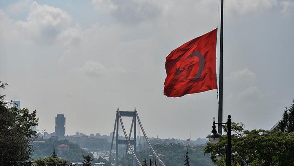 İstanbul'daki terör saldırısı nedeniyle milli yas ilan edildi