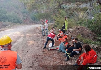 Türk Kızılaydan Marmaris'teki orman yangınına müdahale eden ekiplere destek