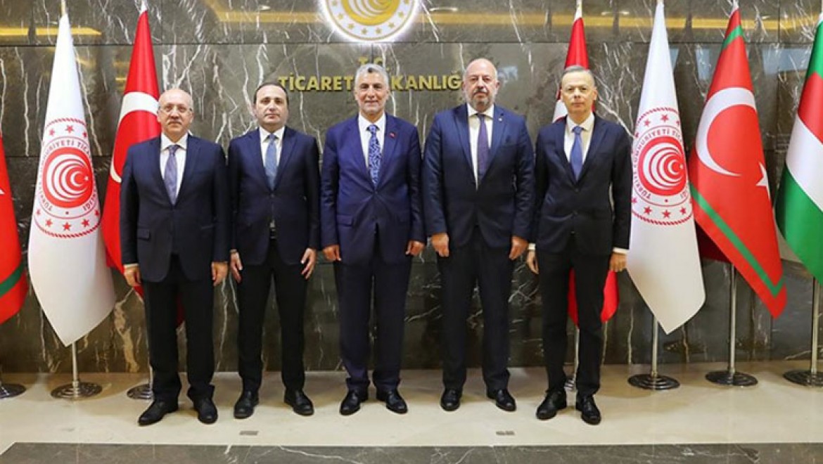 Ticaret Bakanı Bolat, bakan yardımcıları ve amirlerle ilk toplantısını yaptı
