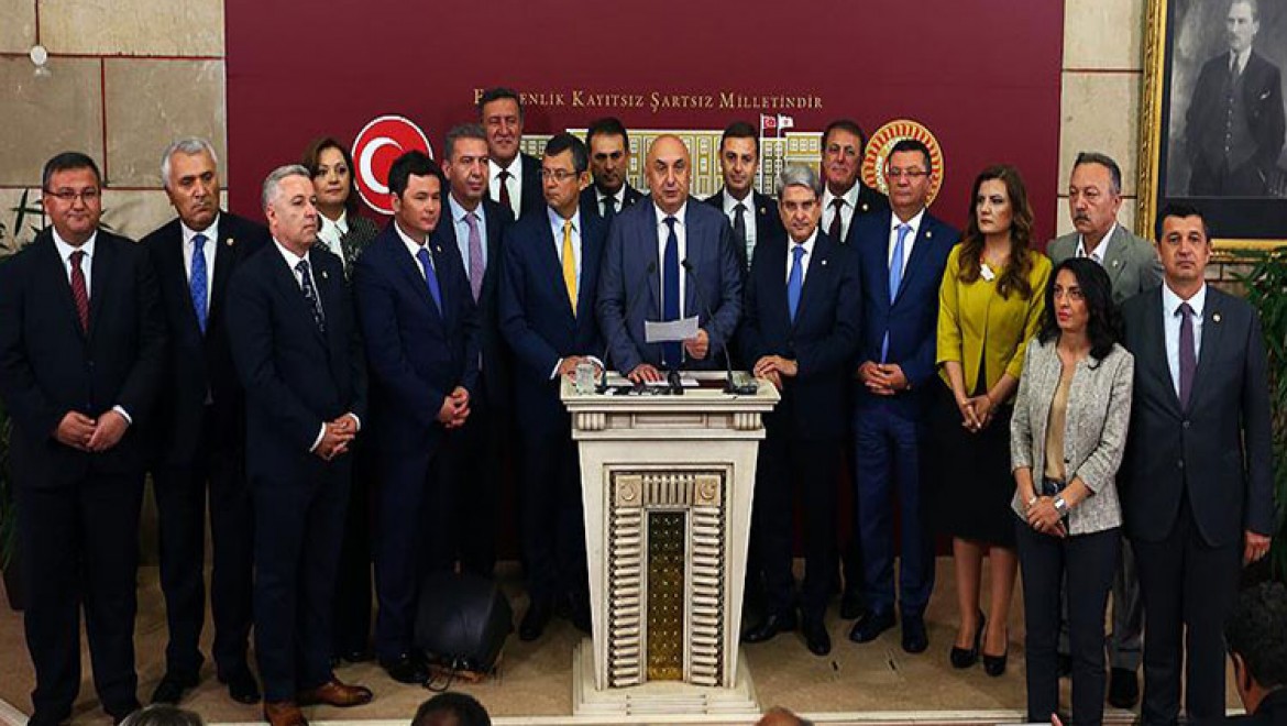 İYİ Parti'ye Giden 15 Milletvekili Yeniden CHP'ye Döndü