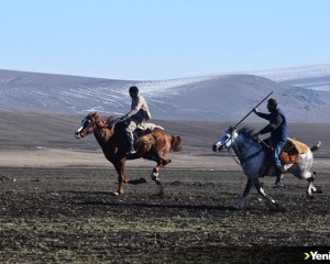 Ata sporu cirit, Kars'ta köylülerin dostluk maçlarıyla yaşatılıyor