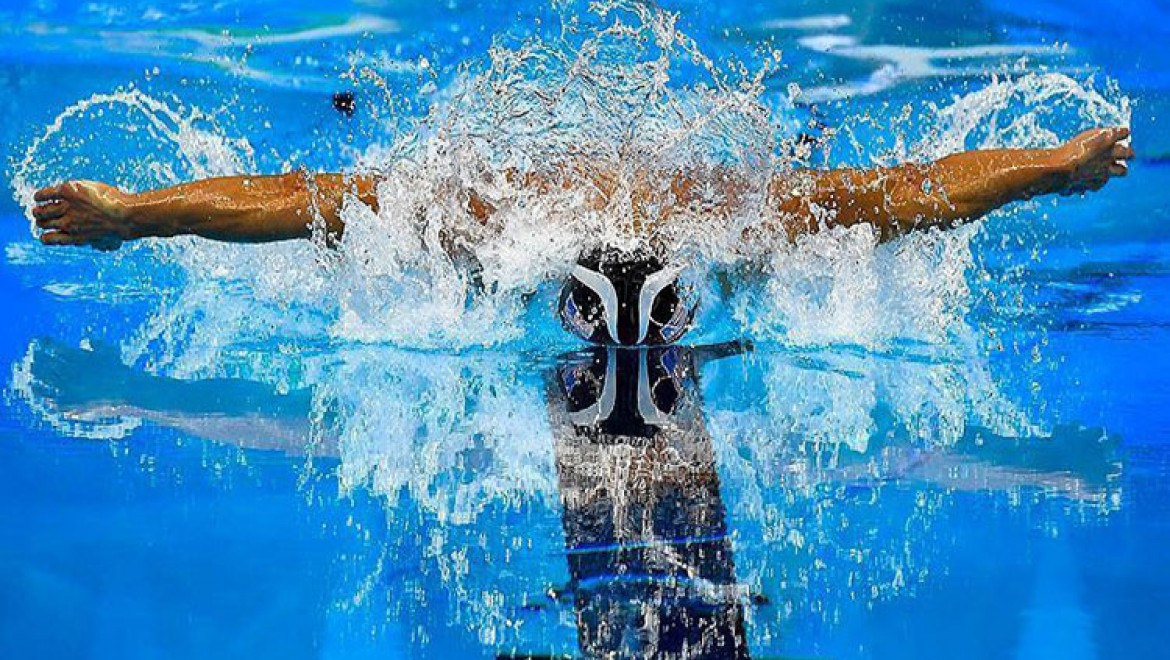Milli yüzücü Ahmet Nakkaş, 100 metre serbestte rekor kırarak dünya şampiyonu oldu