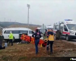 Amasya'da tarım işçilerini taşıyan minibüs devrildi
