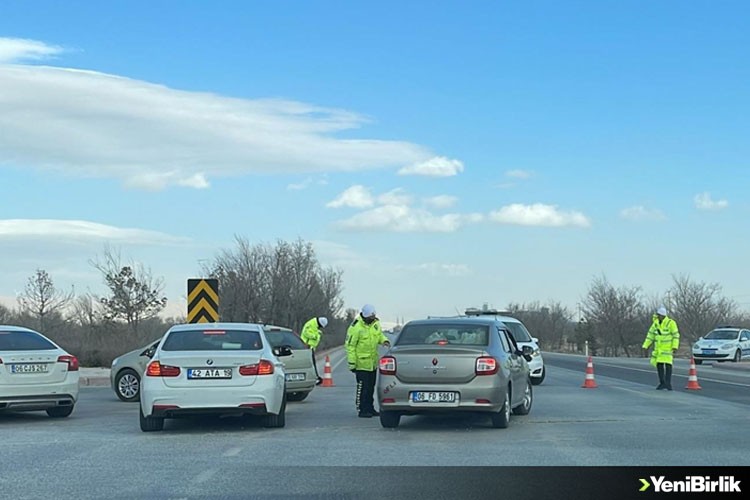 Konya'da kum fırtınası trafikte aksamaya neden oldu