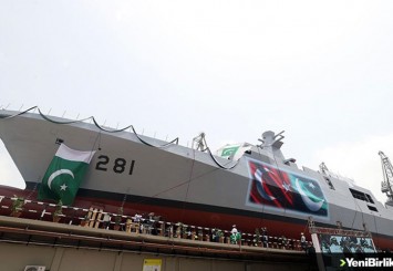 Pakistan MİLGEM Projesi'nin üçüncü gemisi Badr suyla buluştu