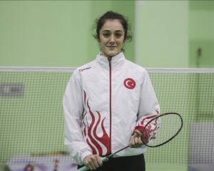 Akdeniz Oyunları'nda milli badmintoncu Neslihan Yiğit altın madalya kazandı
