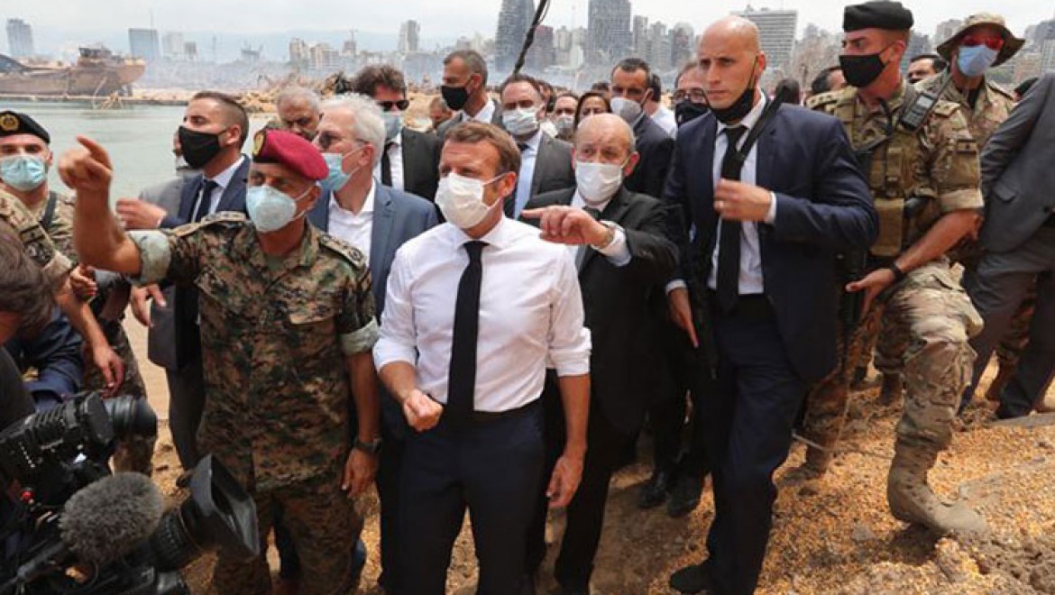 Macron Beyrut ziyaretinde 'sömürgeci söylem' kullanmakla eleştiriliyor