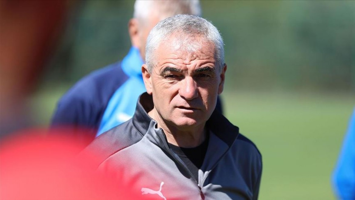 Sivasspor Teknik Direktörü Çalımbay: Milli takımda bizden birilerinin olması gerekiyordu