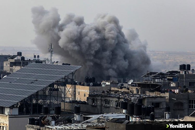 İsrail, güvenli bölge diye gösterdiği Gazze Şeridi'nin güneyindeki hastane yakınını vurdu