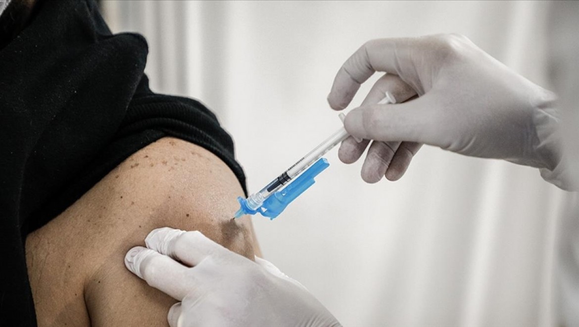 İtalya'da Kovid-19 aşısı yapılanların sayısı 1 milyonu geçti