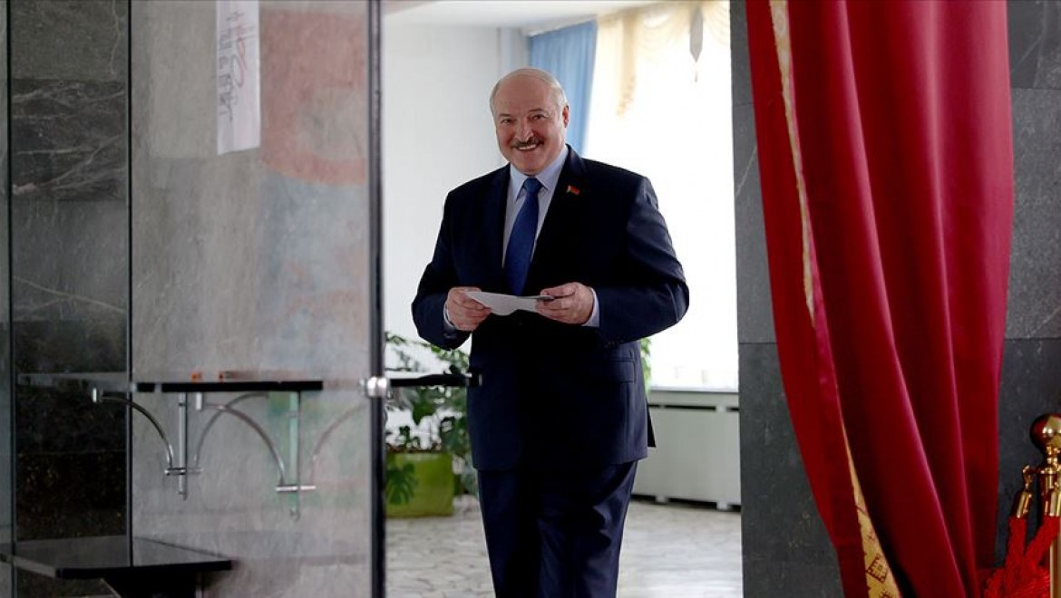 Belarus'ta sandık çıkış anketlerine göre cumhurbaşkanlığı seçiminin galibi Lukaşenko