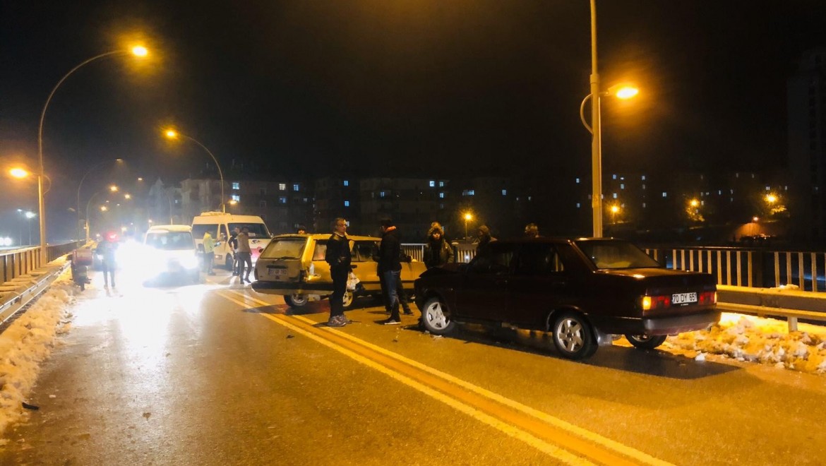 Karaman'da 7 aracın karıştığı zincirleme kaza ucuz atlatıldı
