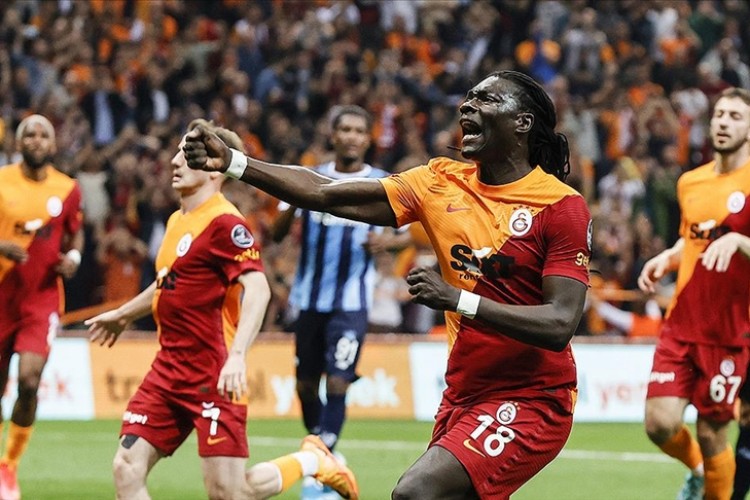Galatasaray taraftarına galibiyetle veda etti