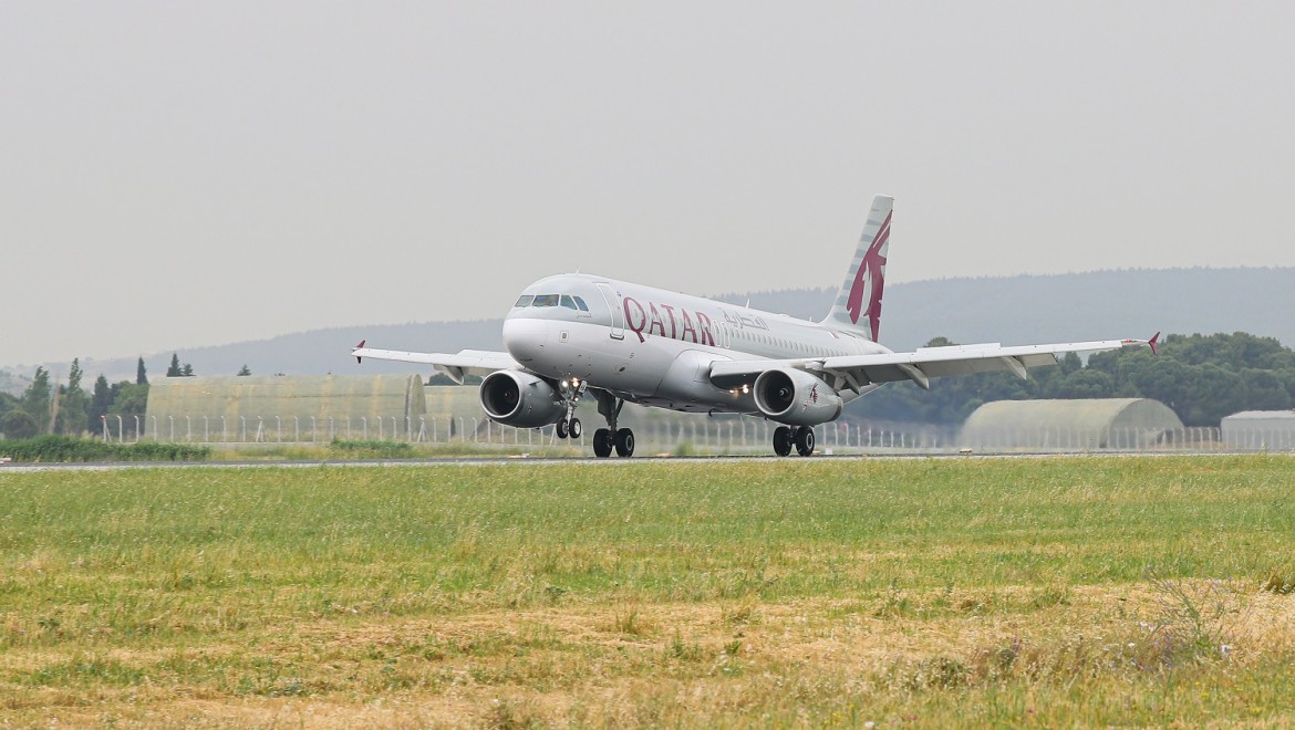 Qatar Airways'in İlk Uçağı İzmir Adnan Menderes Havalimanı'na İniş Yaptı
