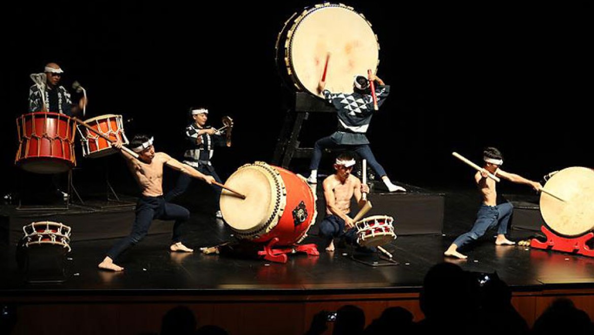 Japon davul grubu 'Ondekoza' İstanbul'da sahne aldı
