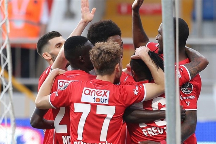Antalyaspor yenilmezlik rekorunu 15 maça çıkardı