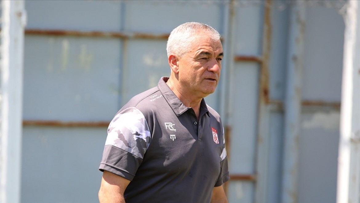 Sivasspor Teknik Direktörü Çalımbay'dan taraftara destek çağrısı