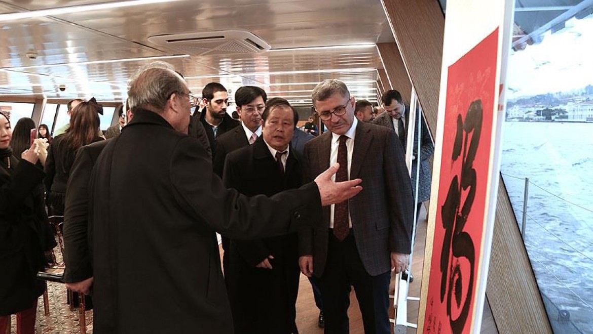 Üsküdar'da Çin hat sanatı sergisi açıldı