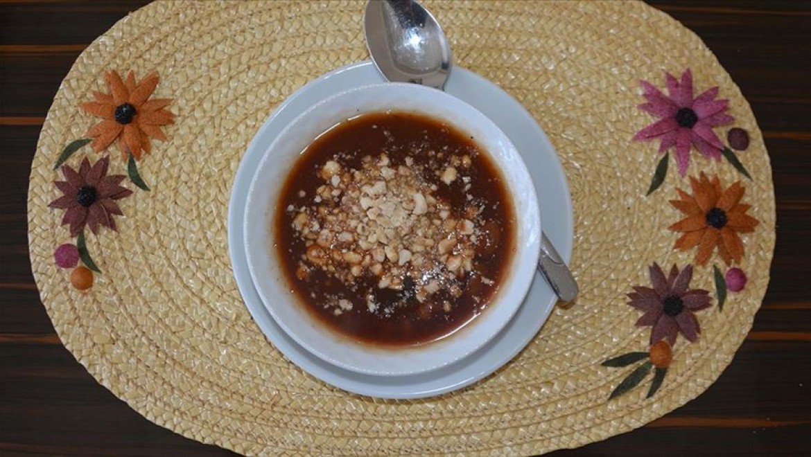Bayburt'un asırlık lezzeti "tatlı çorba" bayram sofralarını süslüyor