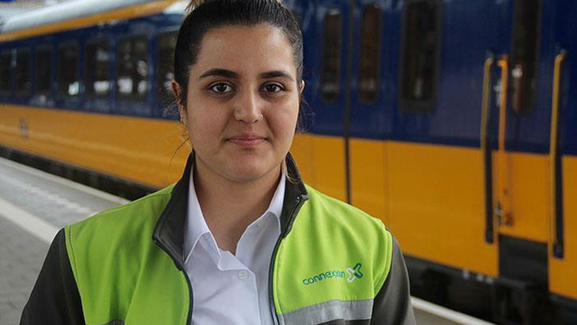 Hollanda'nın en genç bayan tren makinisti Türk kızı