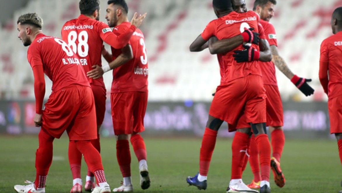Demir Grup Sivasspor beraberliğe 'abone' oldu