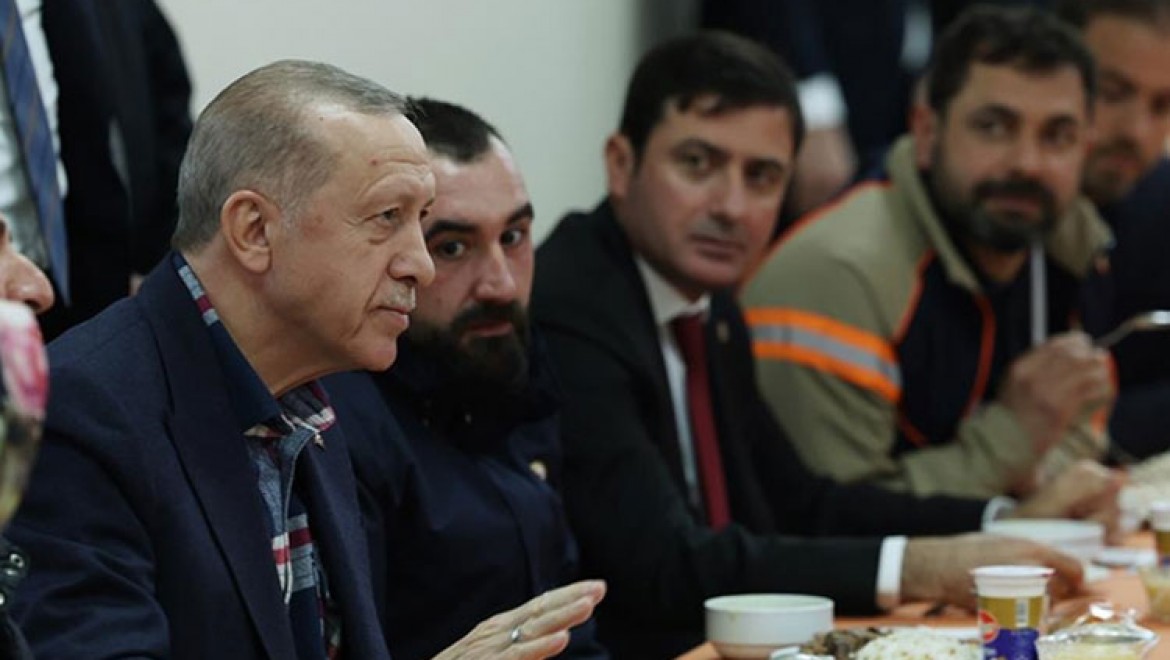 Cumhurbaşkanı Erdoğan, Balıkesir'de depremzedelerle bir araya geldi