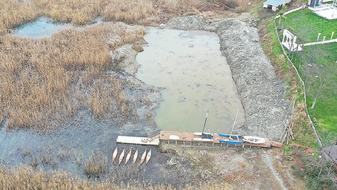Sapanca Gölü'nde su seviyesi azalan yağışlar nedeniyle düştü
