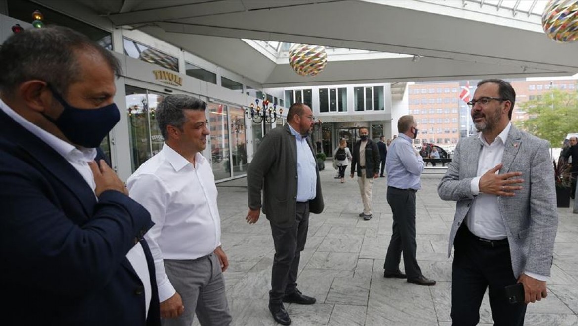 Bakan Kasapoğlu'ndan Medipol Başakşehir'e destek ziyareti