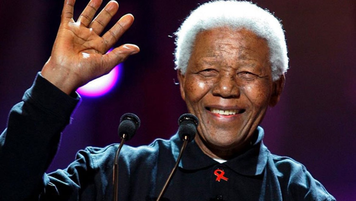 Güney Afrika'nın özgürlük kahramanı Nelson Mandela, ölümünün 8. yılında anılıyor