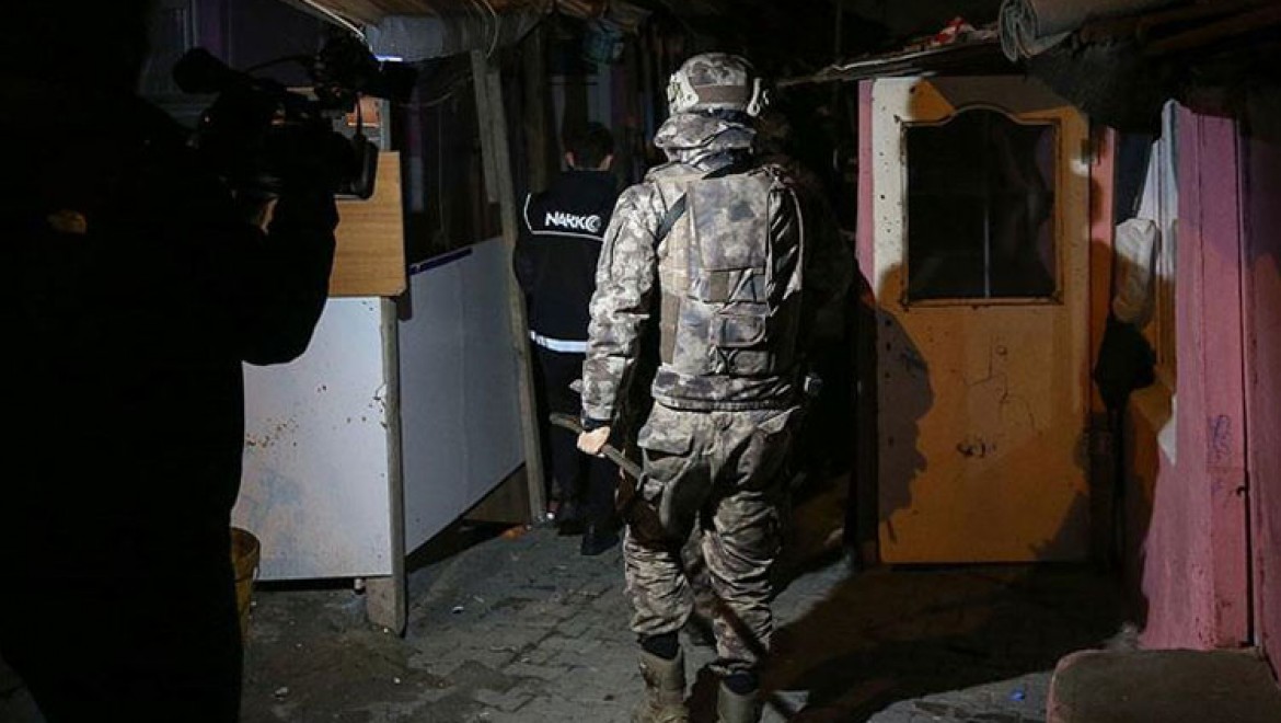İstanbul'da uyuşturucu operasyonunda çok sayıda şüpheli gözaltına alındı